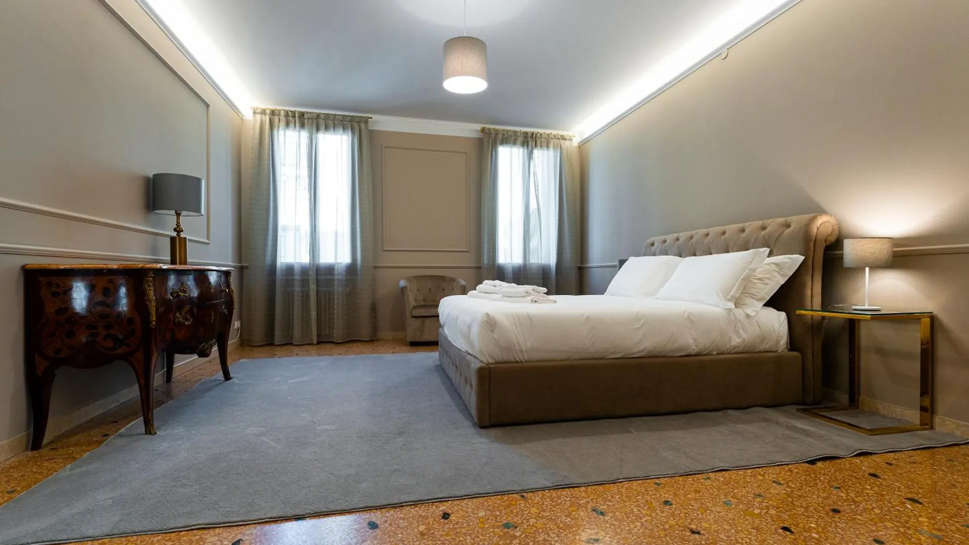 San Vio Palace Luxury Apartments Venezia Italia
